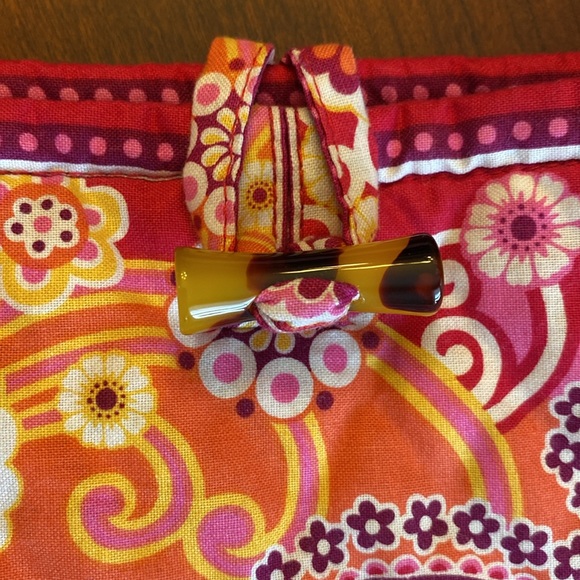 VERA BRADLEY Button Tote Paisley Print in Red Raspberry Fizz. Retired. EUC - Picture 4 of 5